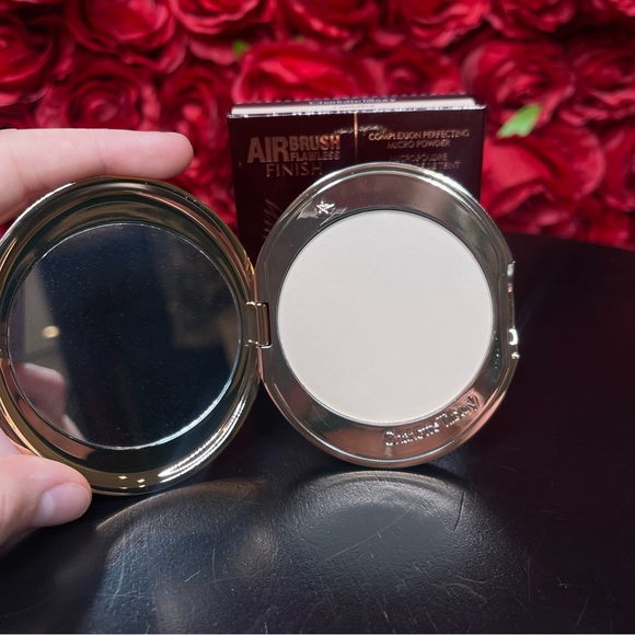 Charlotte Tilbury Airbrush Flawless Finish Setting Powder FAIR 1 - Picture 5 of 9